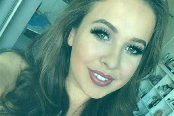 Addison, 34, a blonde amber-eyed caribbean companion based in Secunda. Offering A-Level, OWO, Party Girl, CIM. Available for incall and outcall, overnight bo...