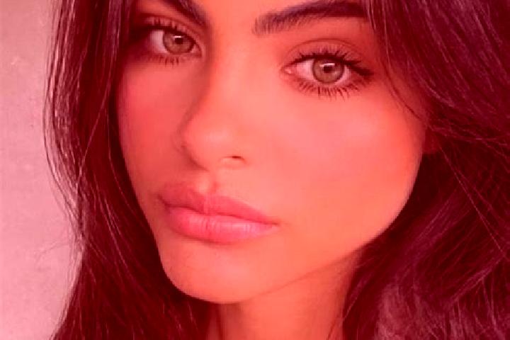 Addison, 34, a brunette green-eyed european companion based in Donaustauf. Offering Domination, Roleplay, Deep French Kissing, 69. Available for incall and o...
