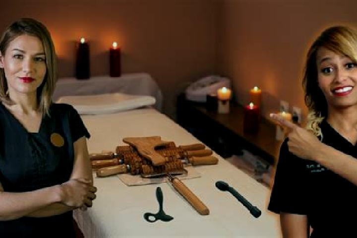 Addison, 34, a dark blonde amber-eyed ebony companion based in Umreth. Offering BDSM, Prostate Massage, Girlfriend Experience. Available for incall and outca...