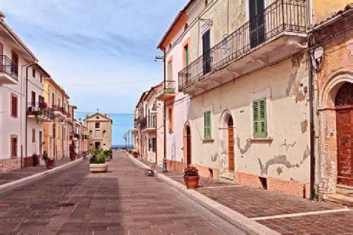 Addison, 34 — Escort in San Vito Chietino, Italy