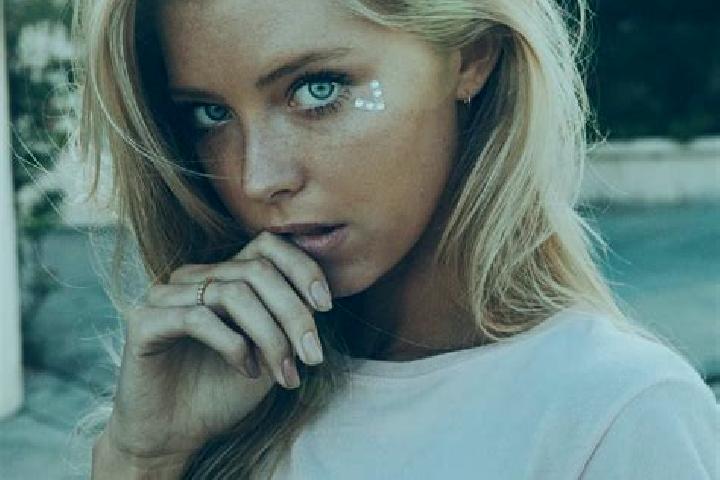 Addison, 35, a blonde blue-eyed middle eastern companion based in Boennigheim. Offering Girlfriend Experience, Striptease, GFE, Prostate Massage. Available f...