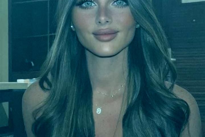 Addison, 35, a brunette dark-eyed slavic companion based in Villamayor de Santiago. Offering Couples, Massage, Girlfriend Experience. Available for incall an...
