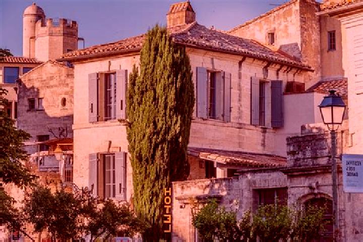 Addison, 35 — Escort in Entraigues, France