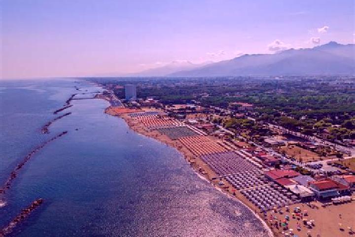 Addison, 36 — Escort in Marina di Massa, Italy