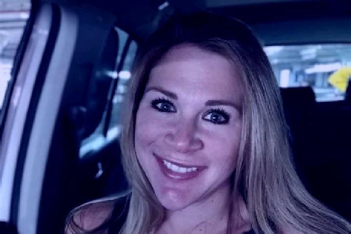 Addison, 36 — Escort in McClure, United States