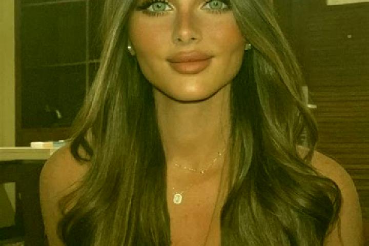 Addison, 37, a brunette dark-eyed european companion based in Farnsfield. Offering Couples, Duos, OWO. Available for incall and outcall, day and evening dates.