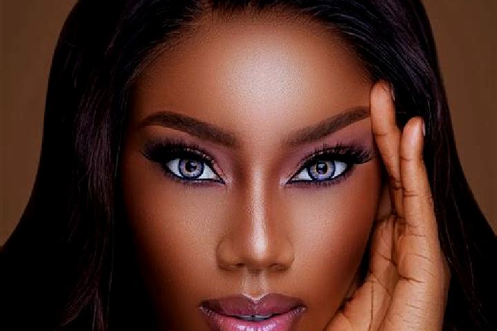 Addison, 37, a red blue-eyed ebony companion based in Tiendiebo. Offering Couples, Striptease, Roleplay. Available for incall and outcall, overnight bookings...