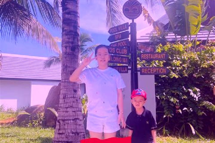 Addison, 37 — Escort in Phuc Son, Vietnam