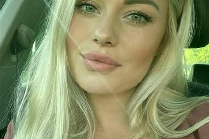 Addison, 38, a blonde hazel-eyed caribbean companion based in Portas. Offering CIM, Dinner Date, Tantra, Domination, Travel Companion. Available for incall a...
