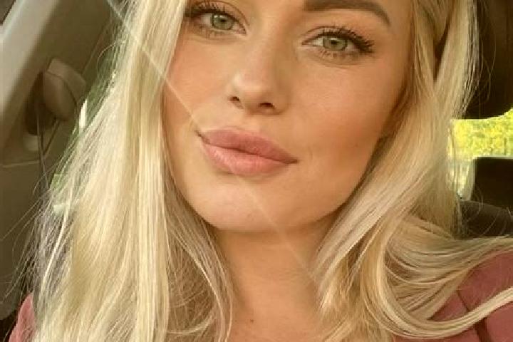 Addison, 38, a blonde hazel-eyed european companion based in Portalbera. Offering Overnight, Massage, Girlfriend Experience, Striptease. Available for incall...