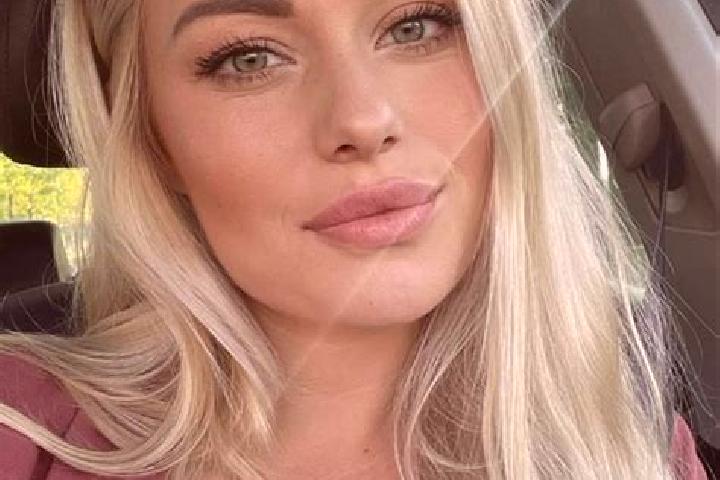 Addison, 38, a blonde hazel-eyed slavic companion based in Killannur. Offering Prostate Massage, Overnight, Striptease, Couples, Duos. Available for incall a...