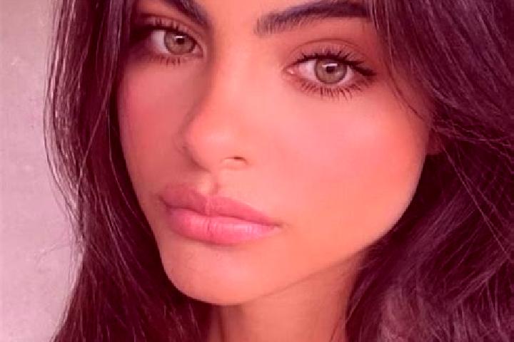 Addison, 38, a brunette grey-eyed indian companion based in Guri i Zi. Offering Prostate Massage, Massage, Party Girl. Available for incall and outcall, over...