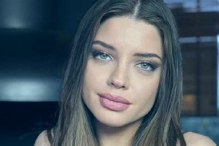 Addison, 38 — Escort in Mitrousi, Greece