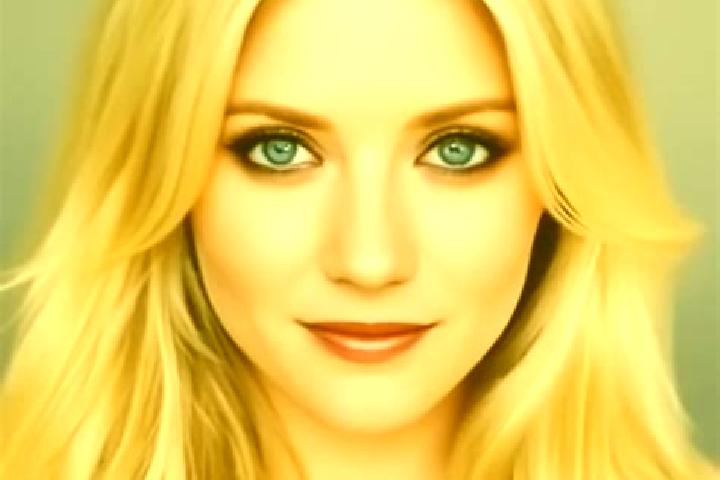 Addison, 39, a blonde amber-eyed indian companion based in Luanda. Offering A-Level, Striptease. Available for incall and outcall, day and evening dates.