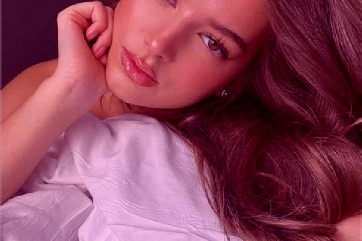 Addison, 39, a chestnut dark-eyed latina companion based in Serne. Offering BDSM, A-Level, Couples. Available for incall and outcall, overnight bookings avai...