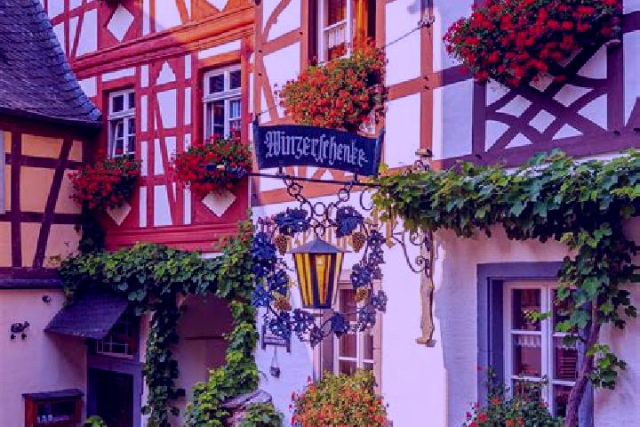 Addison, 39 — Escort in Dobritschen, Germany