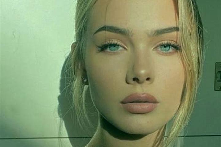 Alice, 20, a blonde amber-eyed european companion based in Waldbredimus. Offering A-Level, GFE, Fetish. Available for incall and outcall, overnight bookings ...
