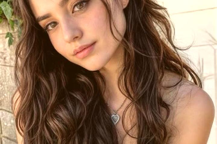Alice, 20, a brunette hazel-eyed caribbean companion based in Iguaraci. Offering Striptease, Girlfriend Experience, Travel Companion, Tantra, Erotic Massage....