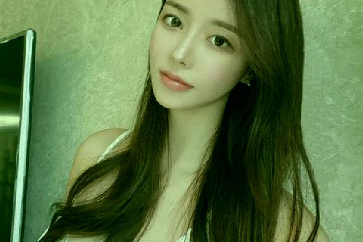 Alice, 20 — Escort in Haibeitou, China