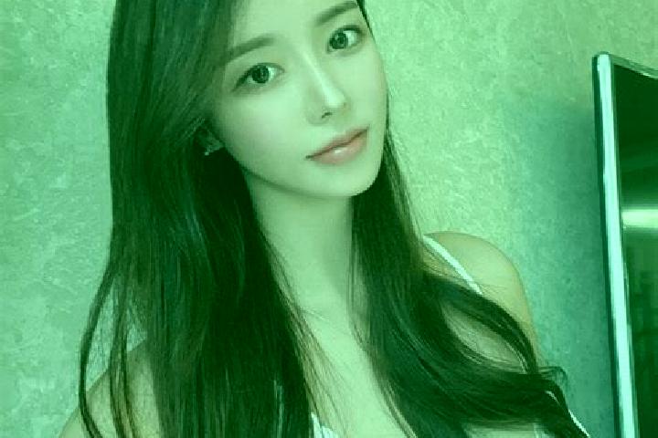 Alice, 20 — Escort in Ncera, Indonesia