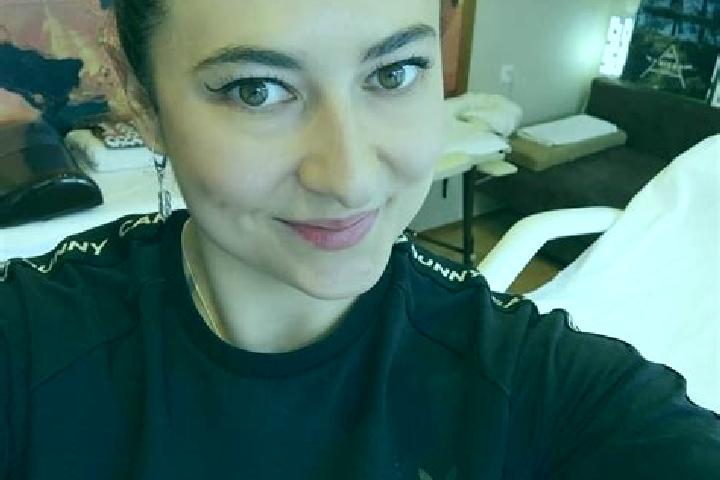 Alice, 21, a black dark-eyed mediterranean companion based in Valea Lupsii. Offering GFE, 69, Fetish, Domination, Tantra. Available for incall and outcall, o...