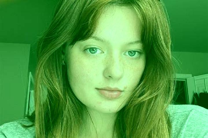 Alice, 21, a chestnut green-eyed caucasian companion based in Soyatlan del Oro. Offering Massage, CIM. Available for incall and outcall, day and evening dates.