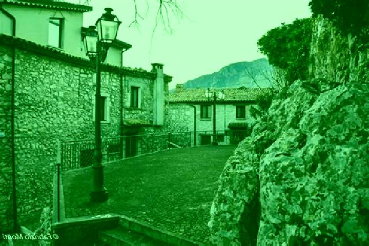 Alice, 21 — Escort in Castelnuovo Parano, Italy