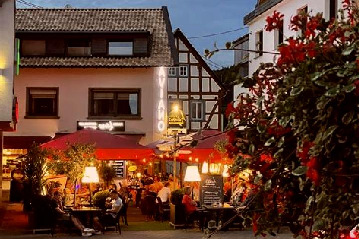 Alice, 21 — Escort in Fuchshofen, Germany