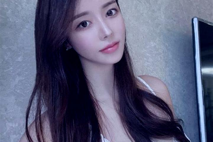 Alice, 21 — Escort in Somorpenang, Indonesia