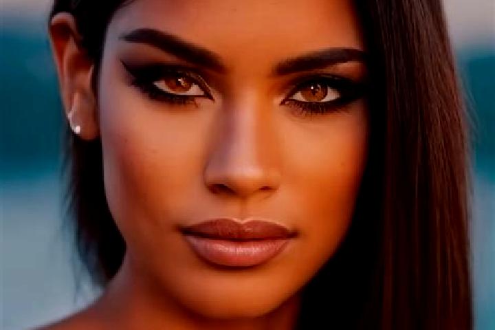 Alice, 22, a black grey-eyed latina companion based in Rovagnate. Offering BDSM, Couples, Roleplay. Available for incall and outcall, overnight bookings avai...
