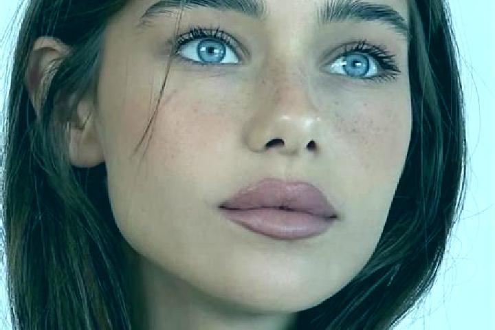Alice, 22, a brunette brown-eyed indian companion based in Muellendorf. Offering Duos, Domination, CIM, Couples. Available for incall and outcall, day and ev...
