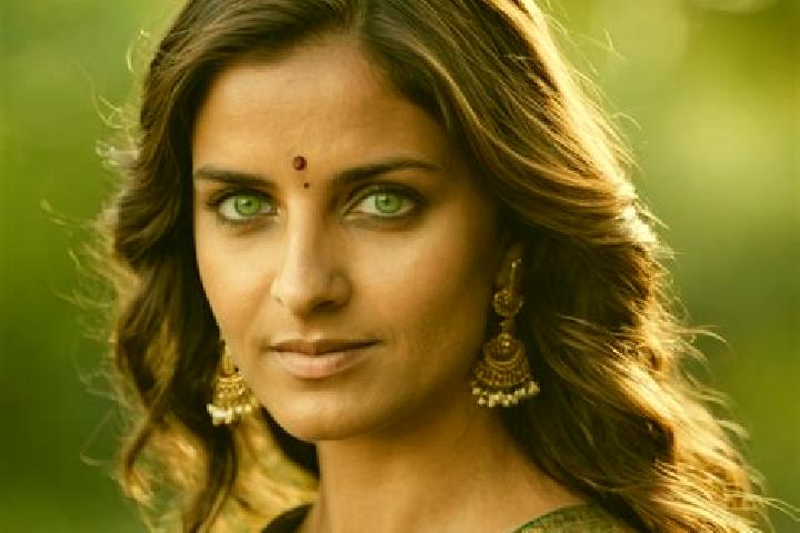 Alice, 22, a brunette green-eyed indian companion based in Agnetz. Offering Roleplay, Massage, Striptease, Duos. Available for incall and outcall, overnight ...