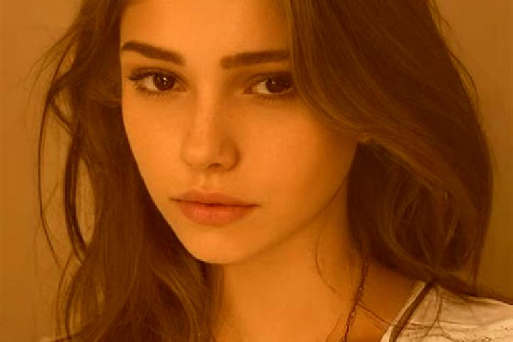 Alice, 22, a chestnut hazel-eyed middle eastern companion based in Calista. Offering GFE, Striptease, Party Girl, Dinner Date, Prostate Massage. Available fo...