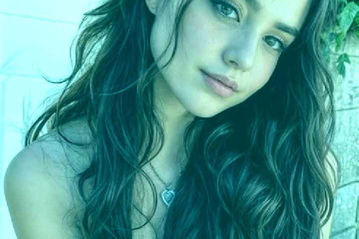 Alice, 22, a chestnut hazel-eyed middle eastern companion based in Torrecilla de Alcaniz. Offering Girlfriend Experience, Striptease, Fetish, Dinner Date. Av...