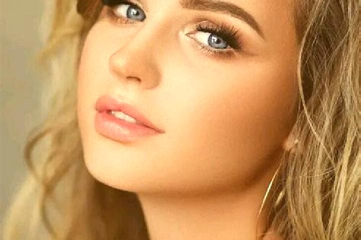 Alice, 22, a dark blonde blue-eyed ebony companion based in Guerou. Offering Prostate Massage, Girlfriend Experience, Striptease, Tantra. Available for incal...