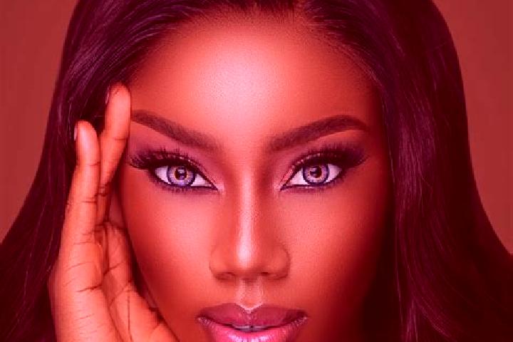 Alice, 22, a red blue-eyed ebony companion based in Monte Kristal. Offering BDSM, Striptease, GFE, Roleplay. Available for incall and outcall, day and evenin...