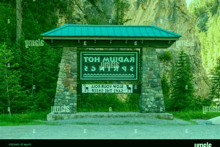 Alice, 22 — Escort in Radium Hot Springs, Canada