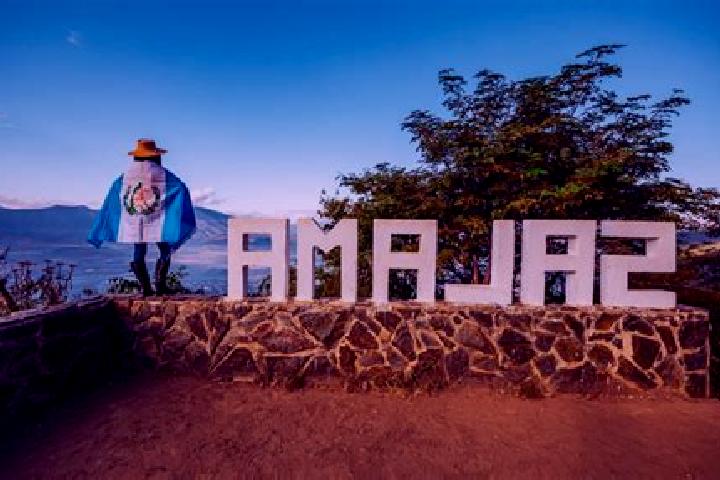 Alice, 22 — Escort in Salama, Guatemala