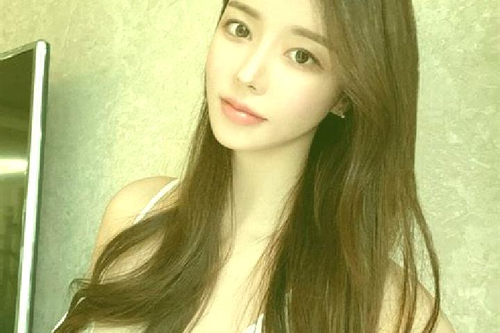 Alice, 22 — Escort in Xiawangwa, China