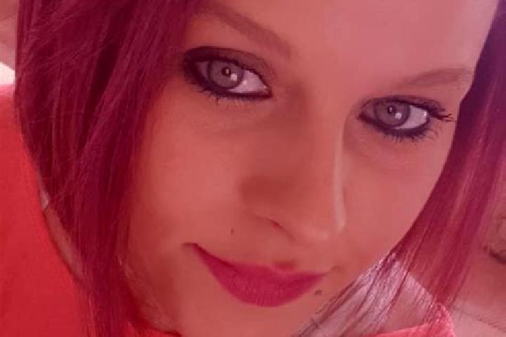 Alice, 23, a auburn blue-eyed indian companion based in Ailly-le-Haut-Clocher. Offering Party Girl, Domination, Deep French Kissing. Available for incall and...
