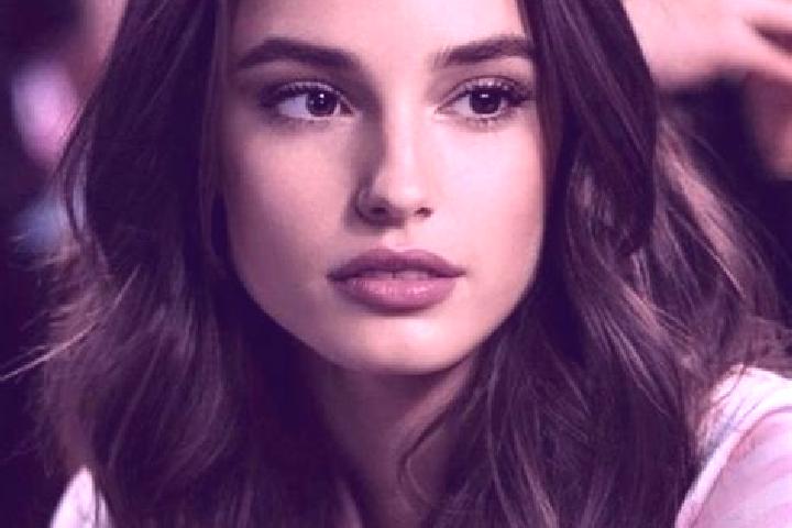 Alice, 23, a brunette brown-eyed slavic companion based in Poloni. Offering Striptease, Deep French Kissing. Available for incall and outcall, day and evenin...