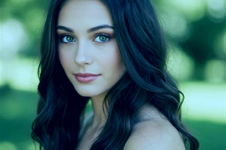 Alice, 23, a chestnut hazel-eyed caucasian companion based in Bielawy. Offering GFE, Couples, Domination. Available for incall and outcall, day and evening d...