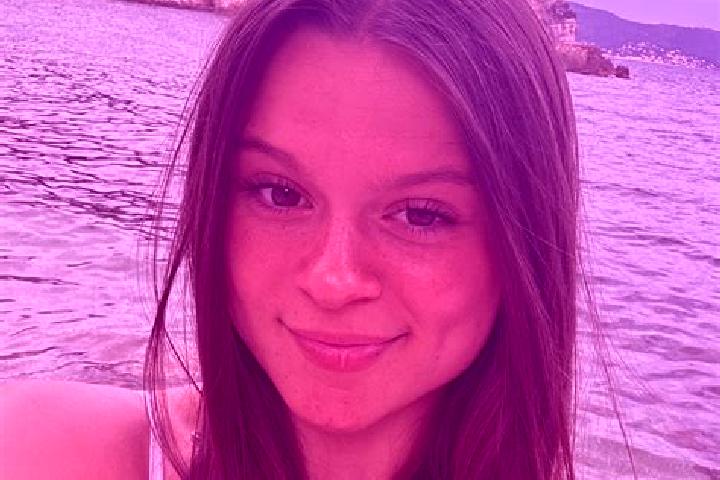 Alice, 23 — Escort in Baisieux, France