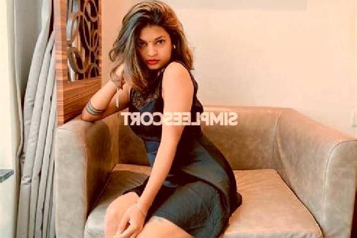 Alice, 23 — Escort in Barshi, India