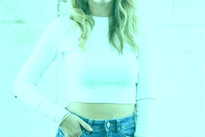 Alice, 23 — Escort in Bubesheim, Germany