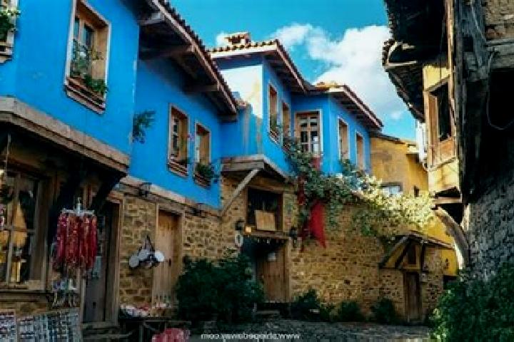 Alice, 23 — Escort in Kizik, Turkey