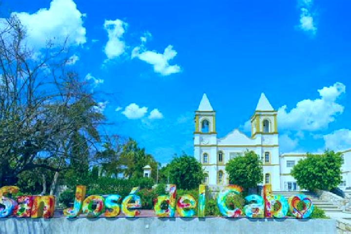 Alice, 23 — Escort in San Jose del Sitio, Mexico