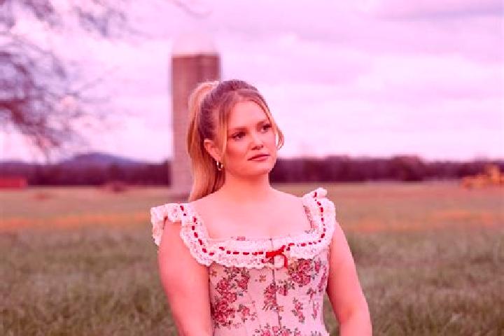 Alice, 23 — Escort in Shueyville, United States