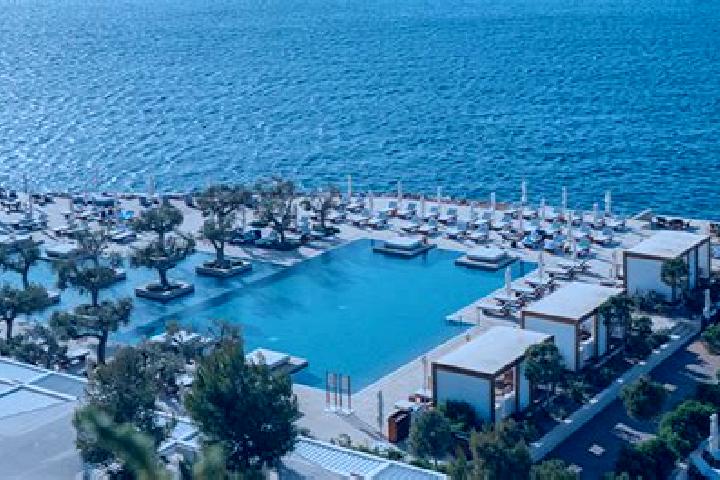 Alice, 23 — Escort in Vouliagmeni, Greece