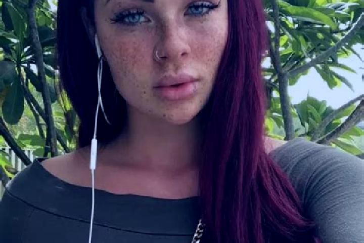 Alice, 24, a auburn green-eyed european companion based in Bazoges-en-Pareds. Offering Erotic Massage, Tantra, Duos, Overnight, Domination. Available for inc...